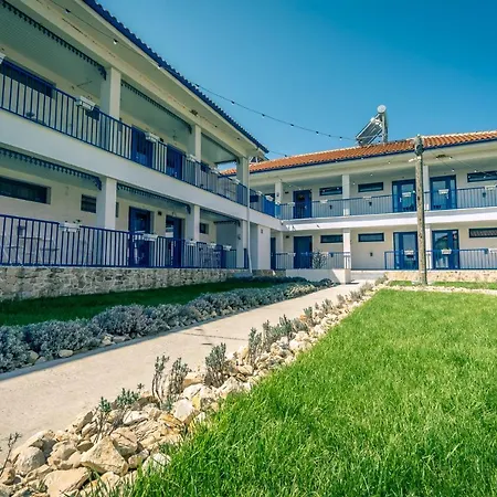 The Old Border ヴァマ・ヴェケ