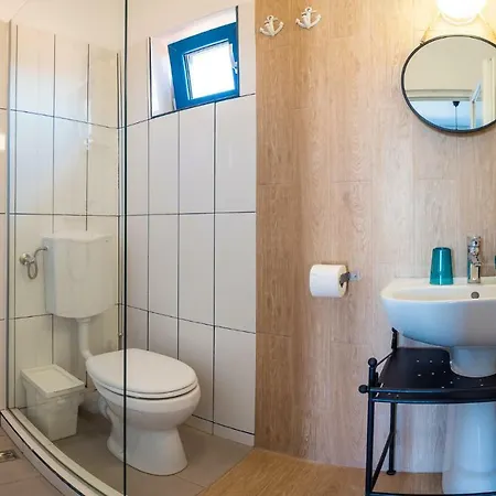 The Old Border ヴァマ・ヴェケ